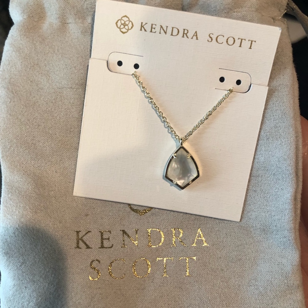 Kendra Scott Cory Pendant Necklace in ivory pearl